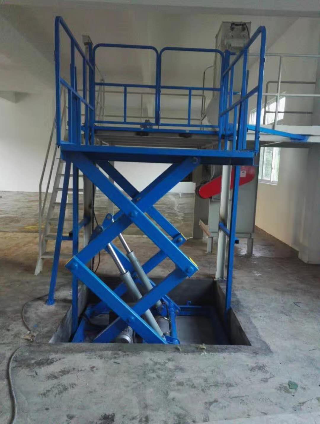 剪叉式升降平臺(tái) 剪叉式升降平臺(tái)